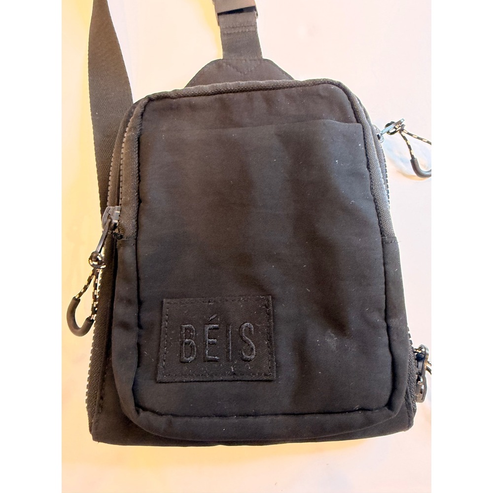 BEIS Sport Sling Bag Black Nylon Crossbody Travel Pack - Picture 3 of 7